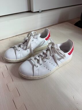 Adidas Stan Smith: white and red size 4.5 male
